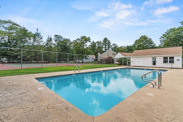 27 Country Hill Road, Nashua, NH 03063