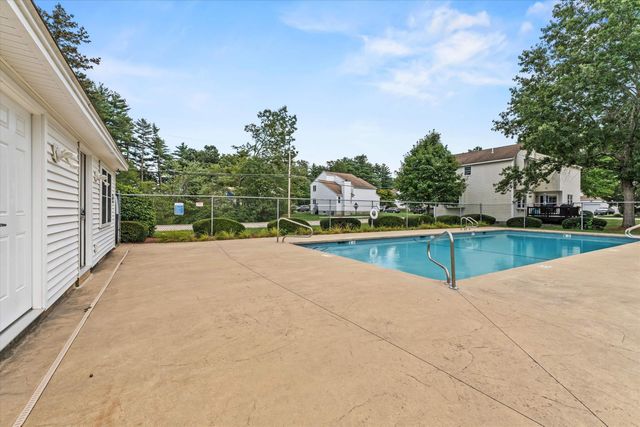 27 Country Hill Road, Nashua, NH 03063