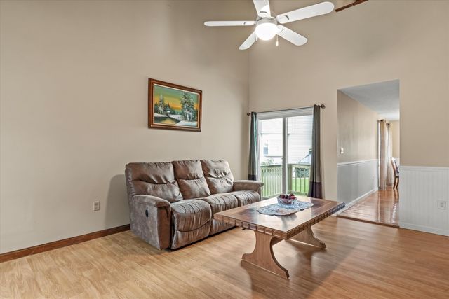 27 Country Hill Road, Nashua, NH 03063