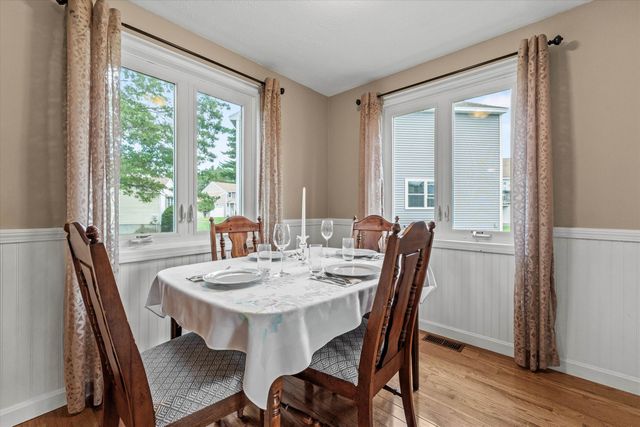 27 Country Hill Road, Nashua, NH 03063