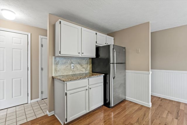 27 Country Hill Road, Nashua, NH 03063