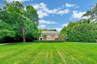 197 N Green Bay Road, Lake Forest, IL 60045