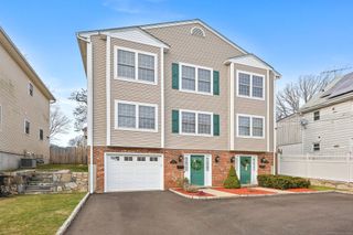 103 Dean Street RIGHT Side, Stamford, CT 06902