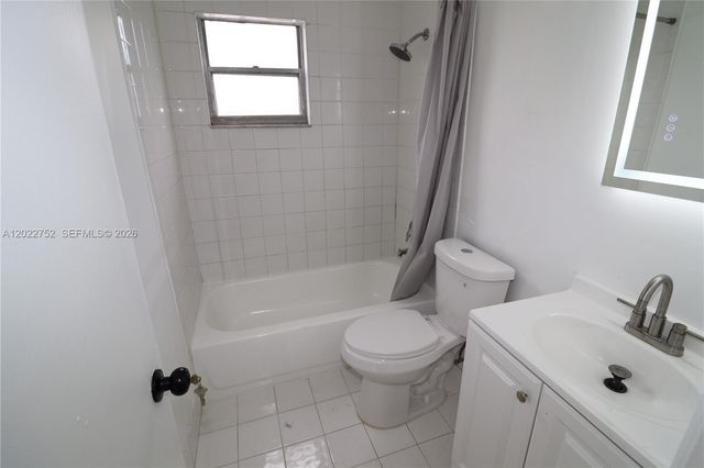 951 SW 7th St 5, Miami, FL 33130