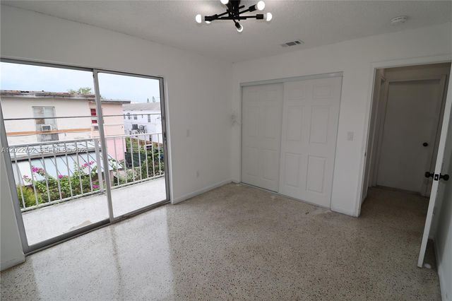 951 SW 7th St 5, Miami, FL 33130