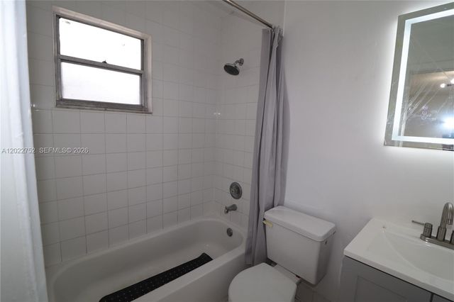 951 SW 7th St 5, Miami, FL 33130