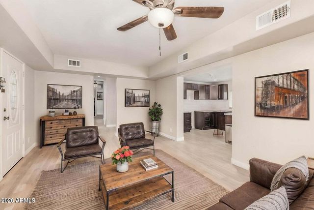 146 S ROBSON --, Mesa, AZ 85210