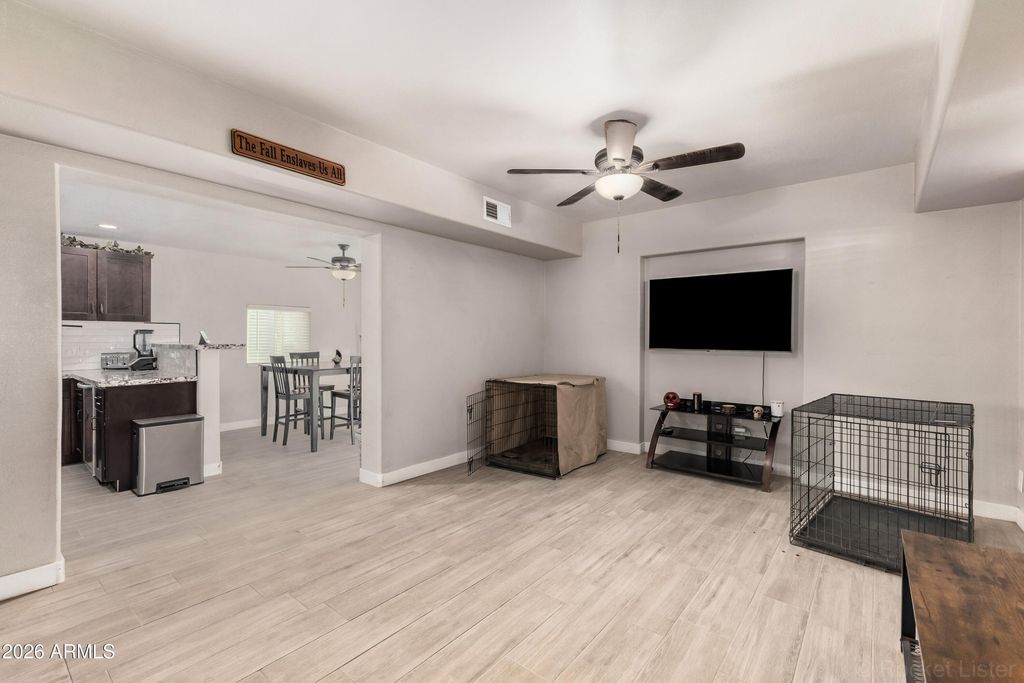 Image 14 of property listing at 146 S ROBSON --, Mesa, AZ 85210