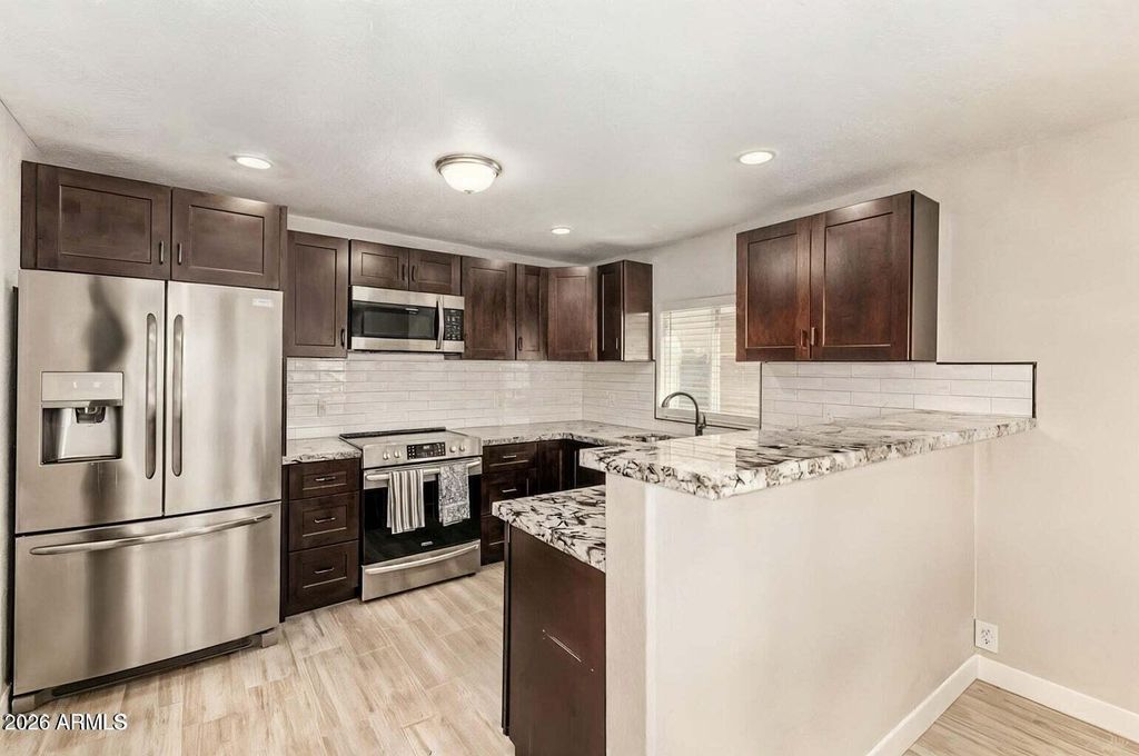Image 2 of property listing at 146 S ROBSON --, Mesa, AZ 85210
