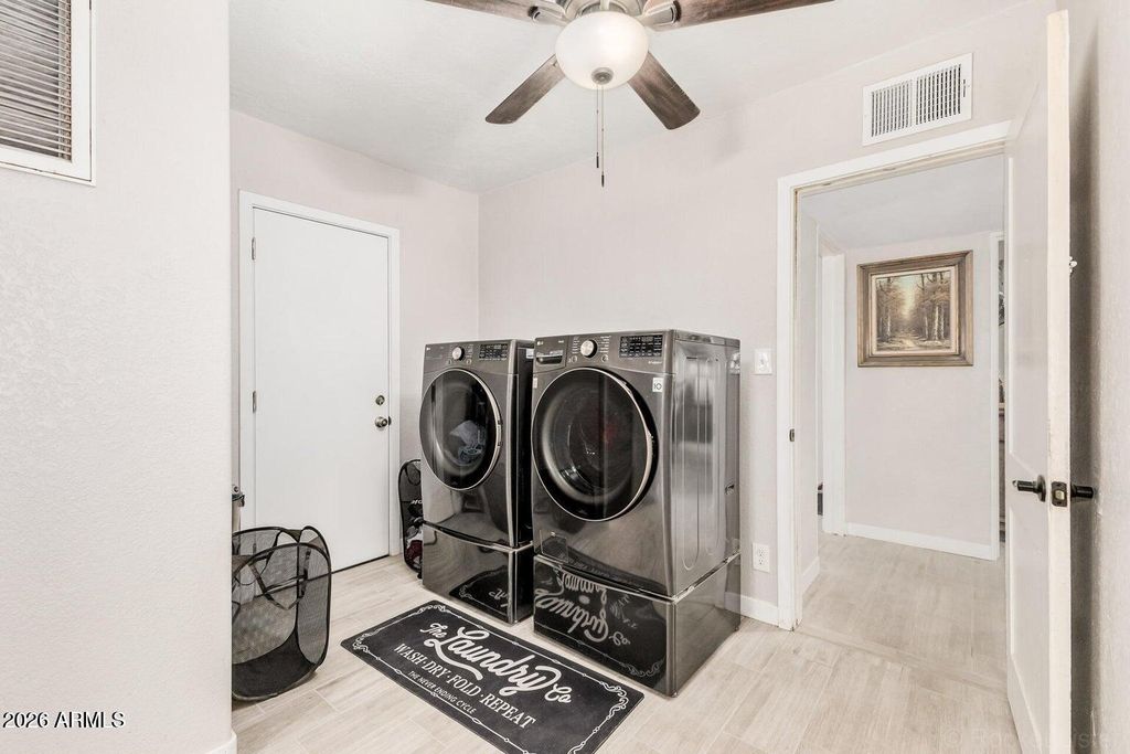 Image 29 of property listing at 146 S ROBSON --, Mesa, AZ 85210