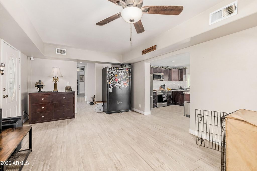 Image 4 of property listing at 146 S ROBSON --, Mesa, AZ 85210