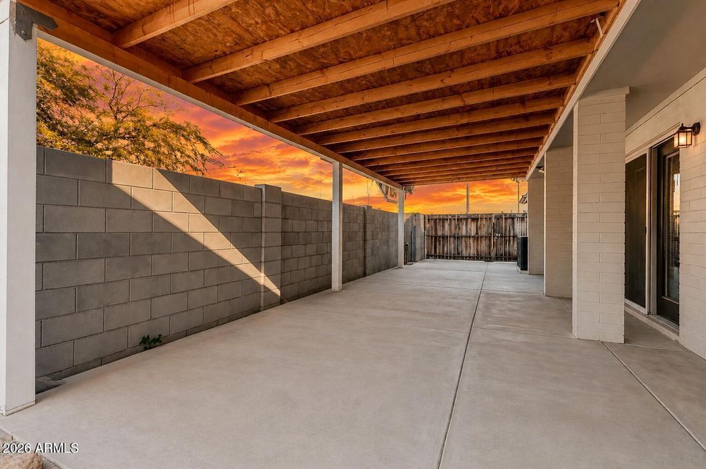 Image 7 of property listing at 146 S ROBSON --, Mesa, AZ 85210
