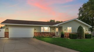 1423 W 93rd Place, Crown Point, IN 46307