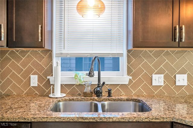 423 Foursome Avenue, Akron, OH 44313