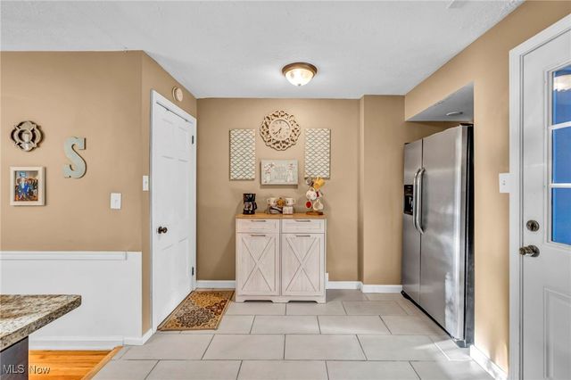 423 Foursome Avenue, Akron, OH 44313