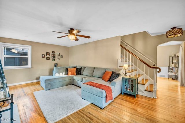 423 Foursome Avenue, Akron, OH 44313