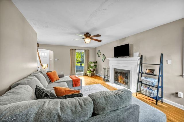 423 Foursome Avenue, Akron, OH 44313