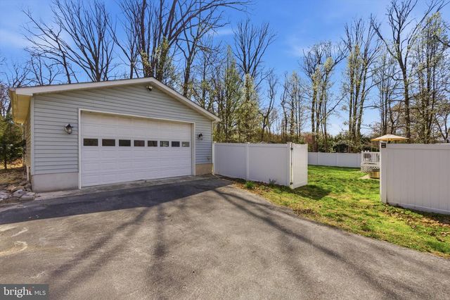 7717 COLONIAL BEACH RD, Pasadena, MD 21122