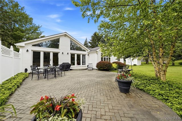 7305 Hickory Drive, Boston, NY 14075