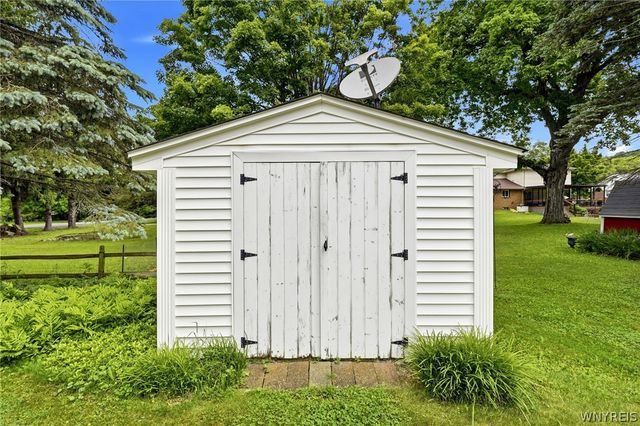 7305 Hickory Drive, Boston, NY 14075