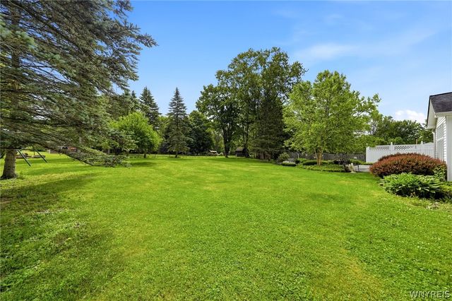 7305 Hickory Drive, Boston, NY 14075