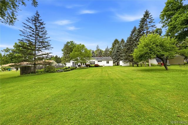 7305 Hickory Drive, Boston, NY 14075