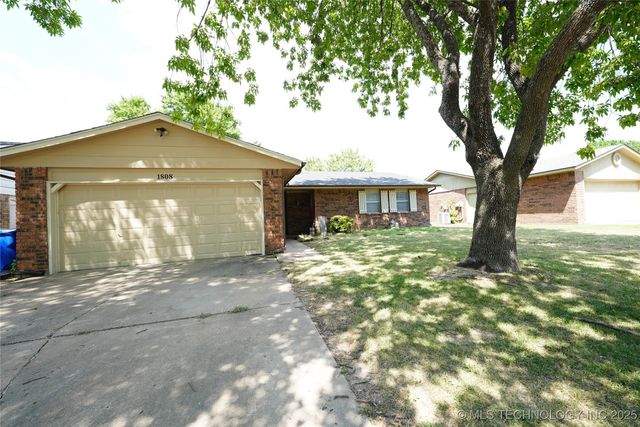 1808 W Gary Street, Broken Arrow, OK 74012
