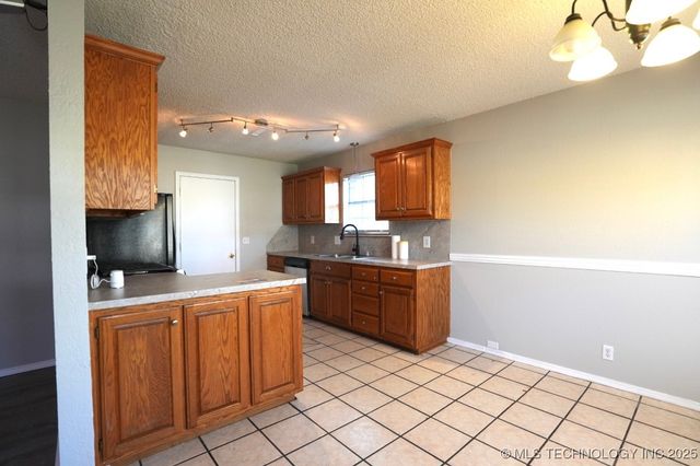 1808 W Gary Street, Broken Arrow, OK 74012