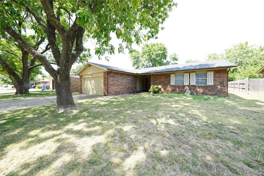 1808 W Gary Street, Broken Arrow, OK 74012