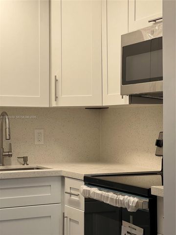 5050 NW 7th St 511, Miami, FL 33126