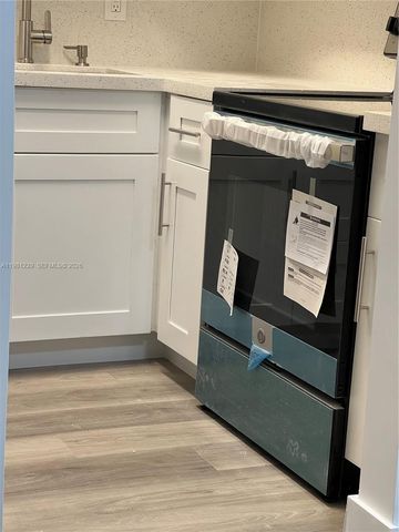 5050 NW 7th St 511, Miami, FL 33126