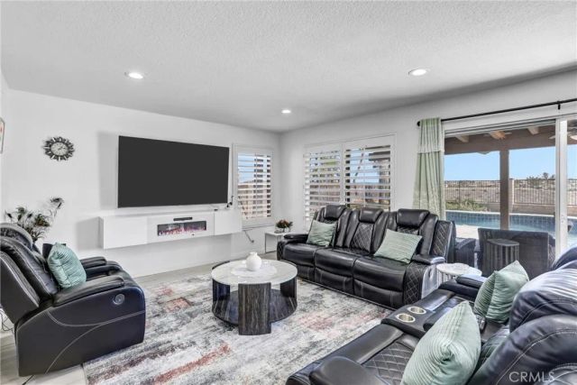 17102 Whispering Brook, Riverside, CA 92503