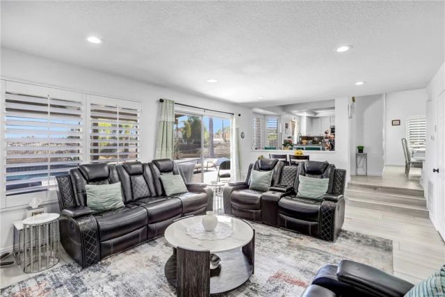 17102 Whispering Brook, Riverside, CA 92503