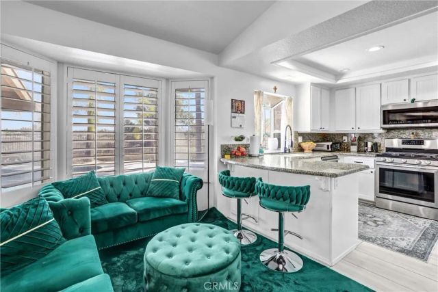 17102 Whispering Brook, Riverside, CA 92503