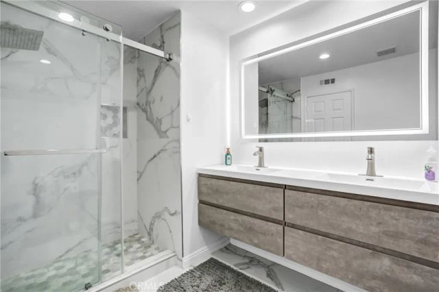 17102 Whispering Brook, Riverside, CA 92503