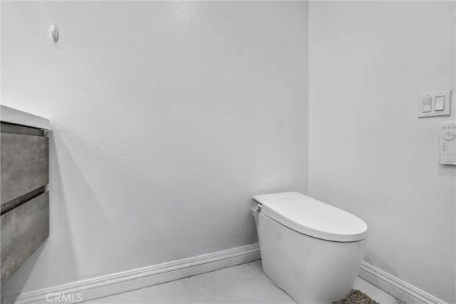 17102 Whispering Brook, Riverside, CA 92503