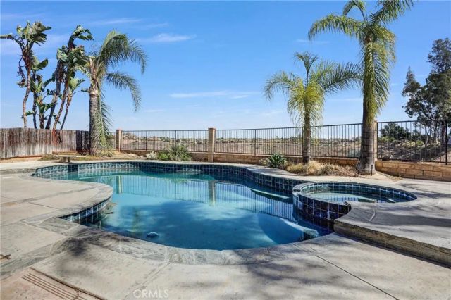 17102 Whispering Brook, Riverside, CA 92503