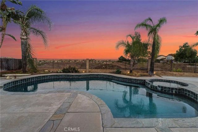17102 Whispering Brook, Riverside, CA 92503