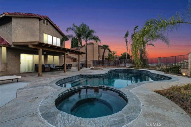 17102 Whispering Brook, Riverside, CA 92503