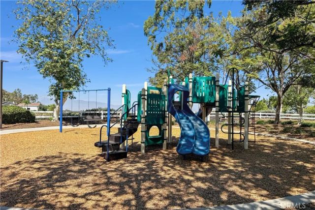17102 Whispering Brook, Riverside, CA 92503