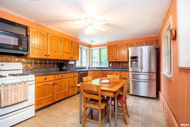 801 OAKWOOD Road, East Peoria, IL 61611