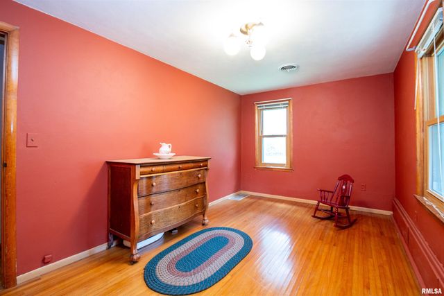 801 OAKWOOD Road, East Peoria, IL 61611