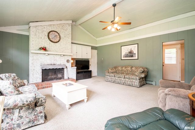 801 OAKWOOD Road, East Peoria, IL 61611