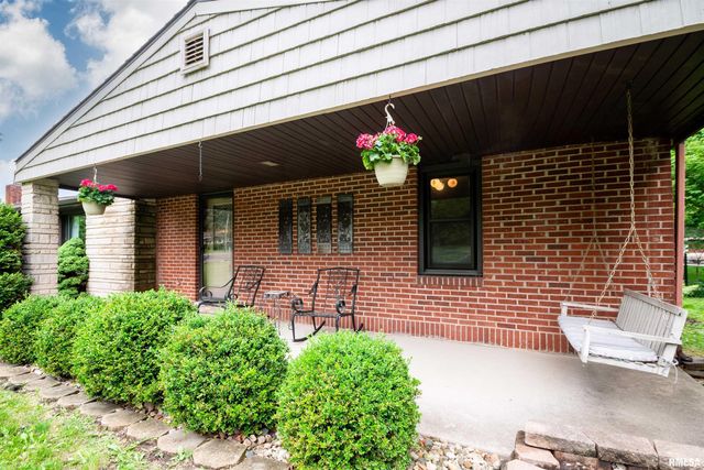 801 OAKWOOD Road, East Peoria, IL 61611