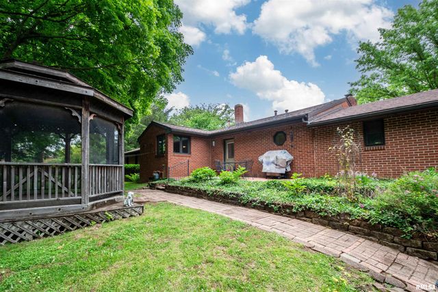 801 OAKWOOD Road, East Peoria, IL 61611