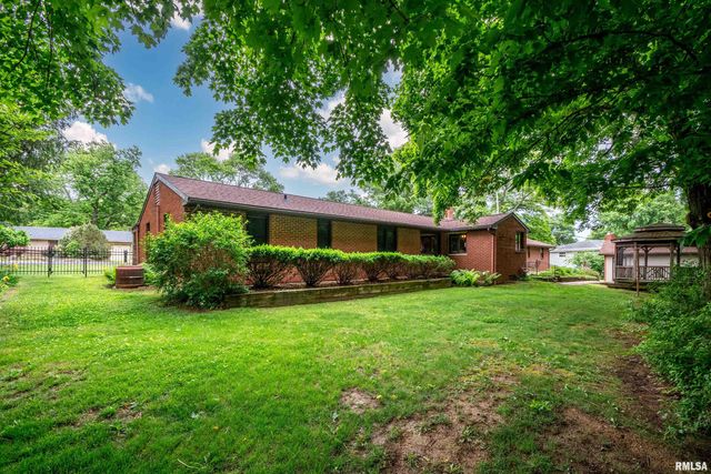 801 OAKWOOD Road, East Peoria, IL 61611