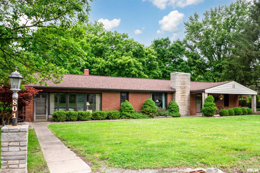 801 OAKWOOD Road, East Peoria, IL 61611