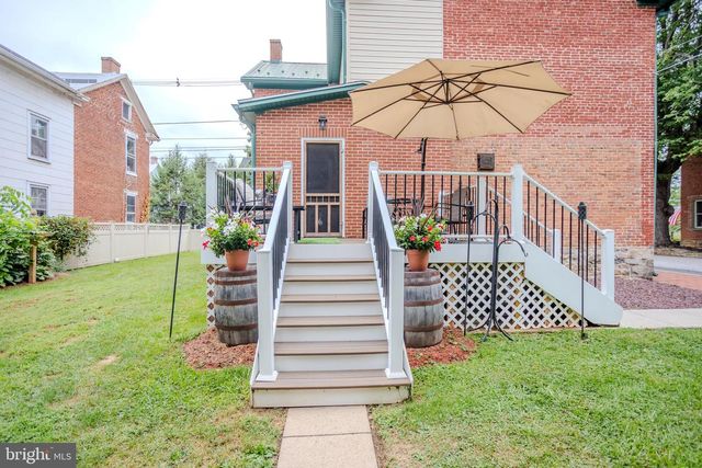 118 E MAIN ST, Fairfield, PA 17320