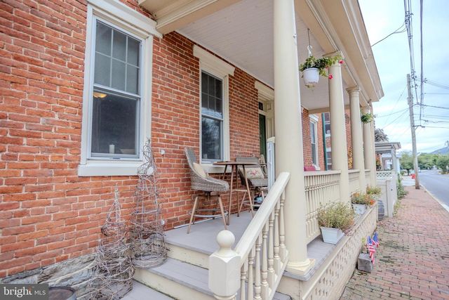 118 E MAIN ST, Fairfield, PA 17320