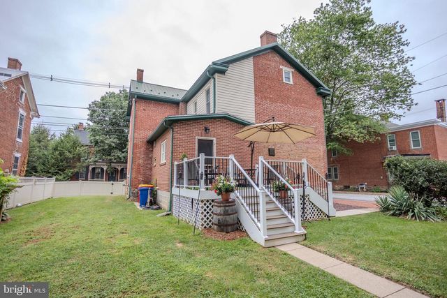 118 E MAIN ST, Fairfield, PA 17320